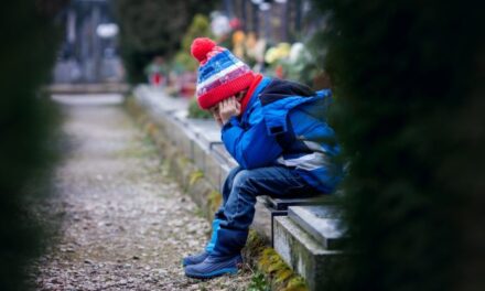 Yakınını kaybeden çocuklara nasıl yaklaşmalı?